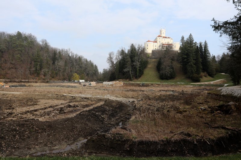 Nastavljeno je čišćenje jezera Trakošćan