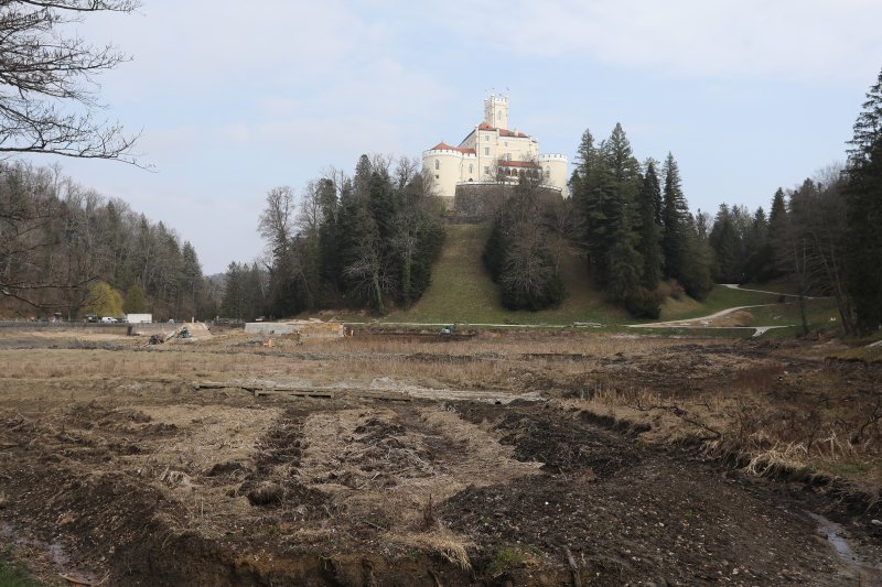 Nastavljeno je čišćenje jezera Trakošćan