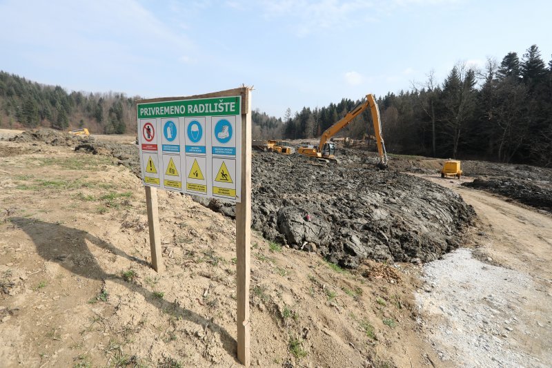 Nastavljeno je čišćenje jezera Trakošćan