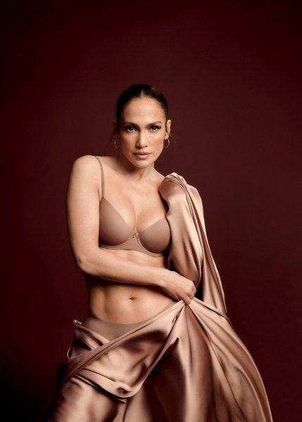 Jennifer Lopez u reklami za Intimissimi