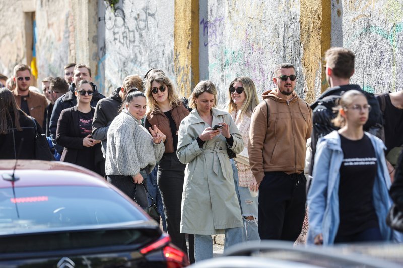 U redovima se čekalo ispred birališta i u popodnevnim satima