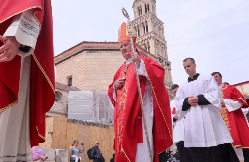 Svečana procesija i sveta misa u čast svetog Duje u Splitu