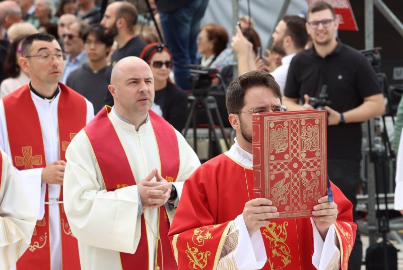 Svečana procesija i sveta misa u čast svetog Duje u Splitu