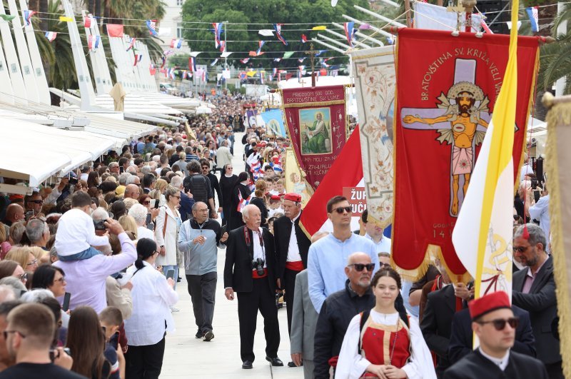 Svečana procesija i sveta misa u čast svetog Duje u Splitu