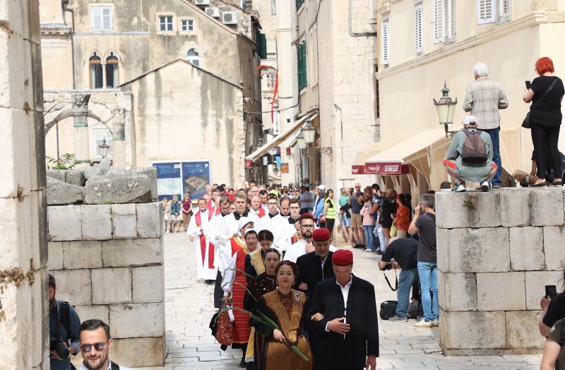 Svečana procesija i sveta misa u čast svetog Duje u Splitu