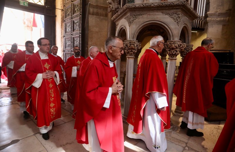 Svečana procesija i sveta misa u čast svetog Duje u Splitu