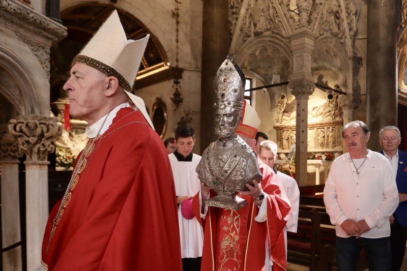 Svečana procesija i sveta misa u čast svetog Duje u Splitu