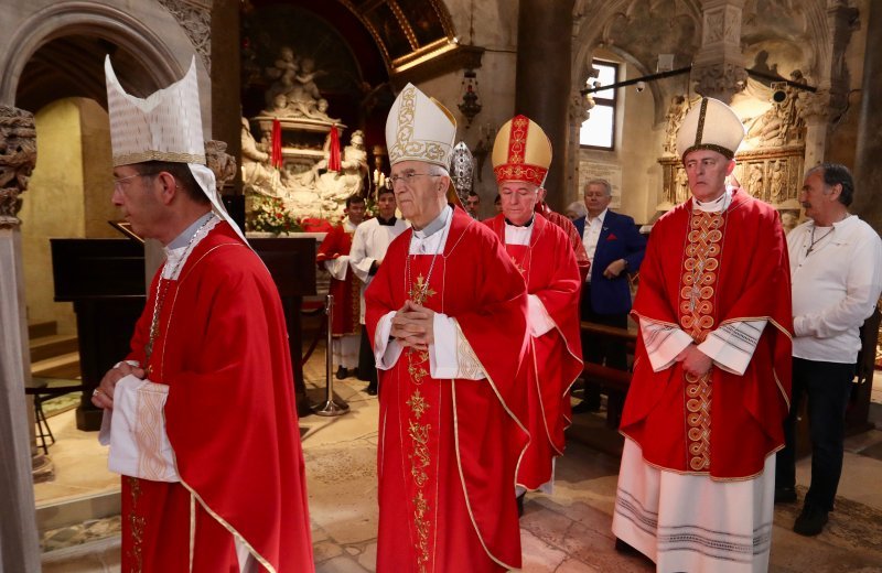 Svečana procesija i sveta misa u čast svetog Duje u Splitu