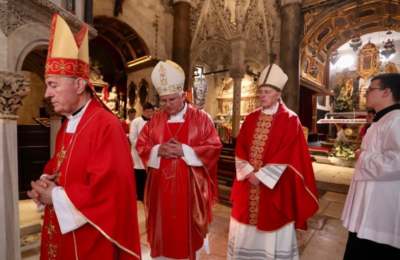 Svečana procesija i sveta misa u čast svetog Duje u Splitu