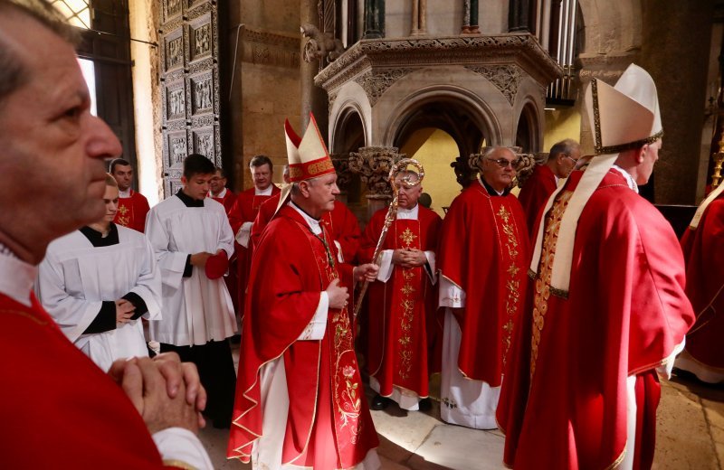 Svečana procesija i sveta misa u čast svetog Duje u Splitu