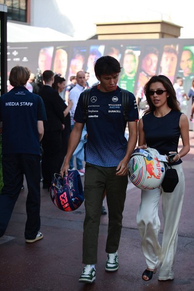 Alexander Albon i Lily Muni He
