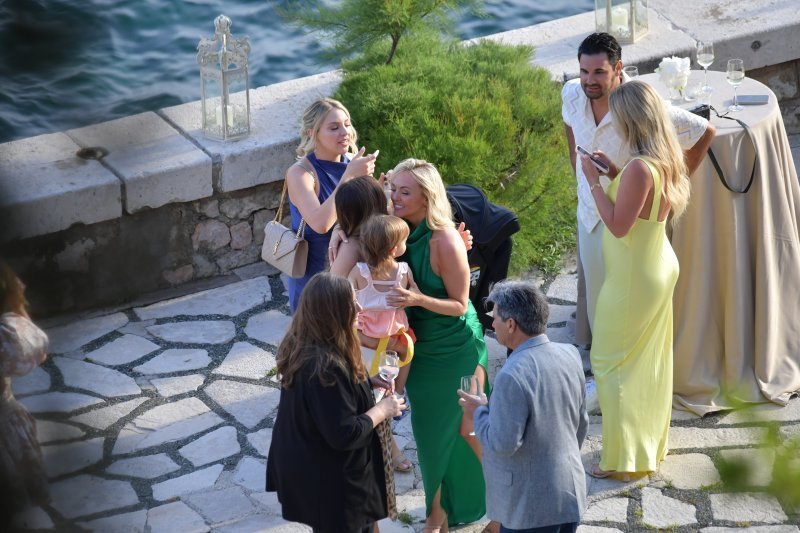 Uzvanici na primanju uoči svadbe Liama Stewarta i Nicole Artukovich