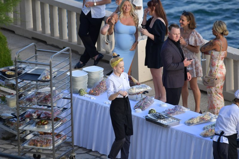Uzvanici na primanju uoči svadbe Liama Stewarta i Nicole Artukovich