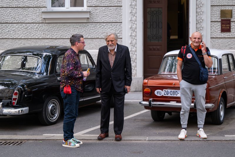 Rade Šerbedžija na snimanju serije 'Dnevnik velikog Perice'