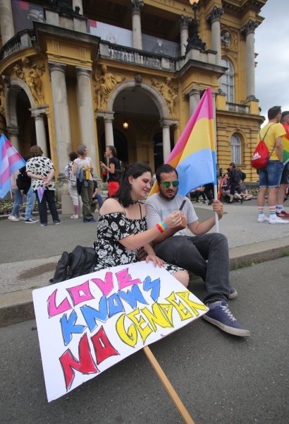 Okupljanje sudionika 23. Zagreb Pridea, središnje nacionalne Povorke ponosa LGBTIQ zajednice
