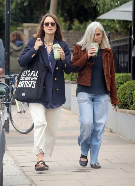 Keira Knightley i Sharman Macdonald