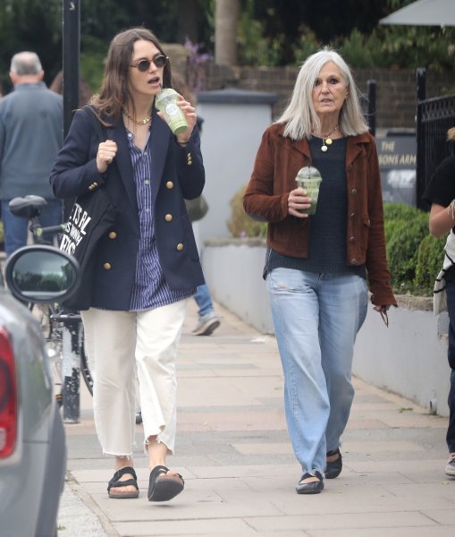 Keira Knightley i Sharman Macdonald