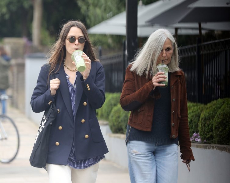 Keira Knightley i Sharman Macdonald
