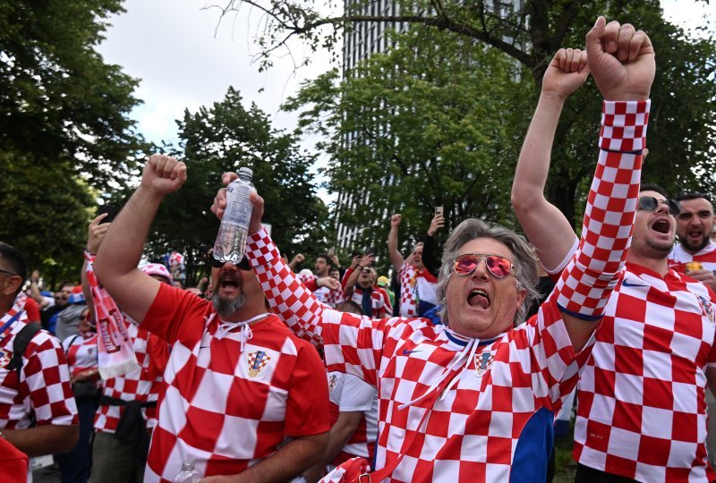 Hamburg: Hrvatski i albanski navijači uoči susreta 2. kola Eura: Hrvatska - Albanija, 19.6.2024.