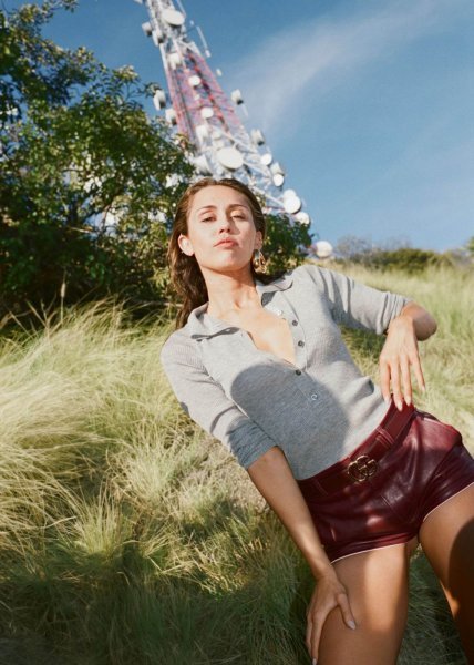Miley Cyrus u kampanji za Gucci