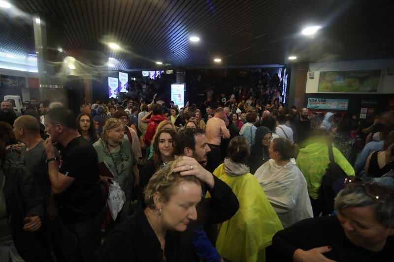 Olujno nevrijeme prekinulo koncert Damira Urbana