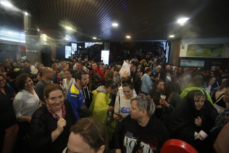 Olujno nevrijeme prekinulo koncert Damira Urbana