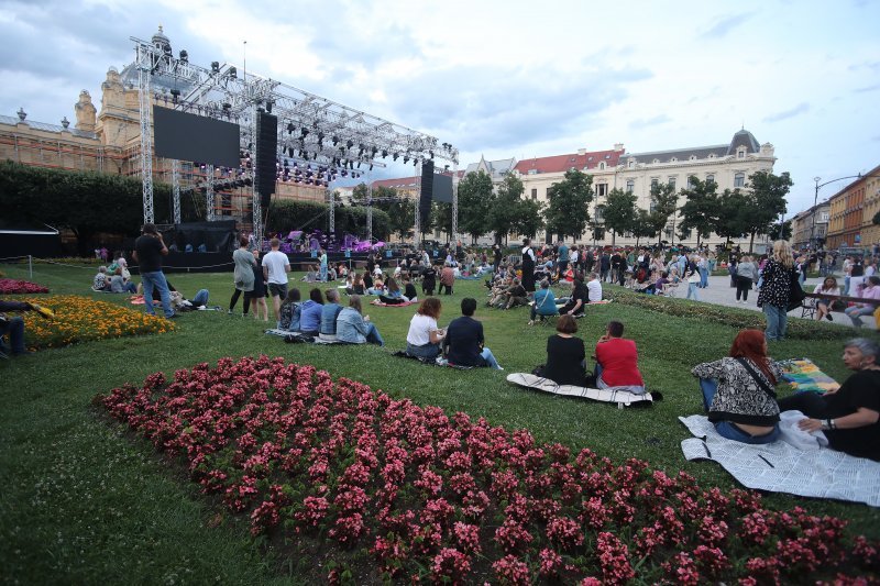Olujno nevrijeme prekinulo koncert Damira Urbana