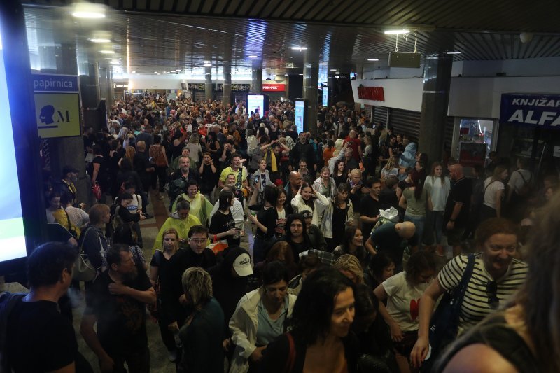 Olujno nevrijeme prekinulo koncert Damira Urbana