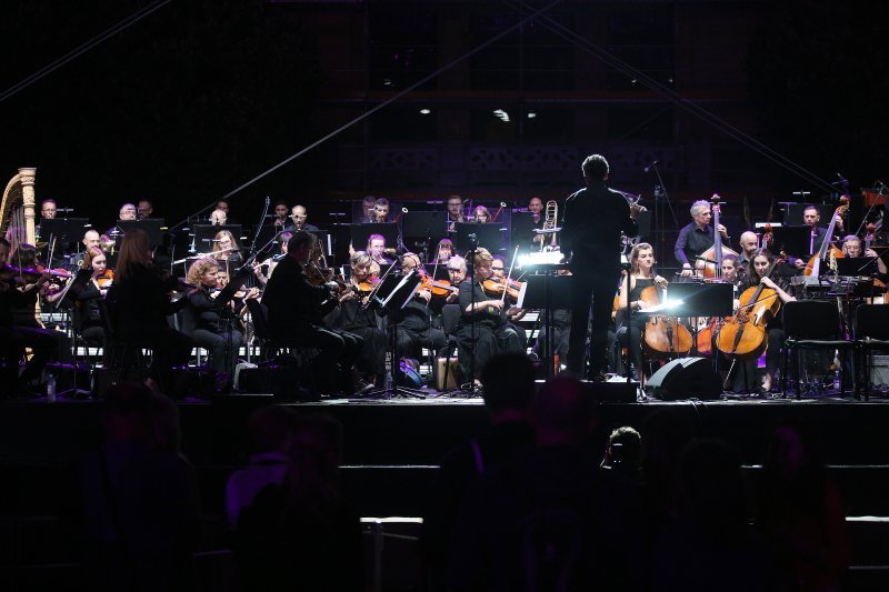 Olujno nevrijeme prekinulo koncert Damira Urbana