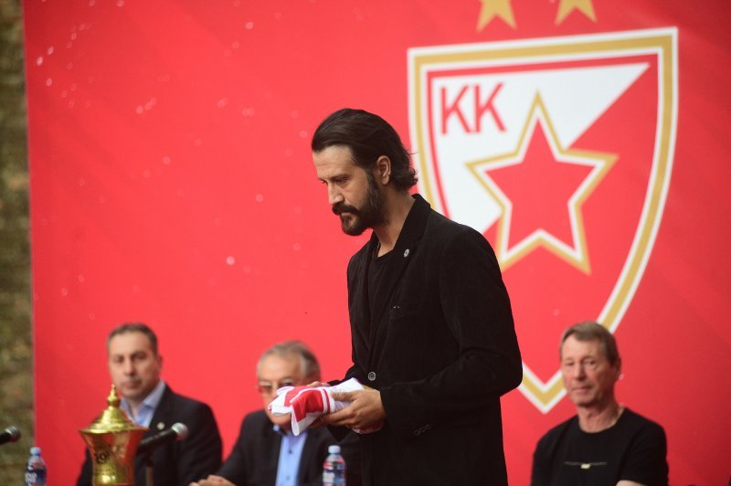 Komemoracija za košarkaša Dragana Kapičića
