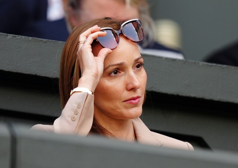 Jelena Đoković s djecom na Wimbledonu