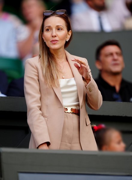 Jelena Đoković s djecom na Wimbledonu