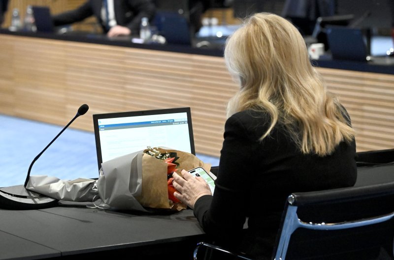 Žene u Vladi dočekao buket cvijeća