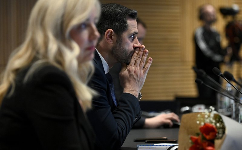 Žene u Vladi dočekao buket cvijeća