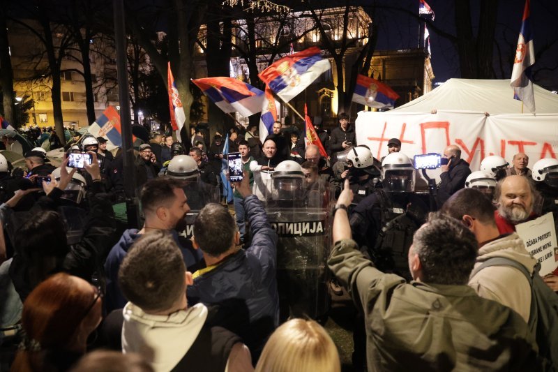 Beograd: Policija je spriječila građane da se pridruže u prosvjedima u Pionirskom parku