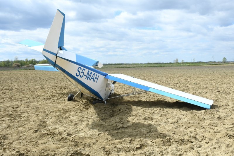 Srušio se mali avion kod Siska