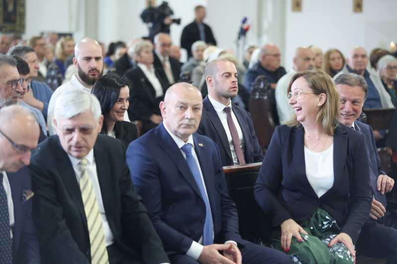 Gordan Grlić Radman, Željko Reiner, Tomo Medved, Gordan Jandroković sa suprugom