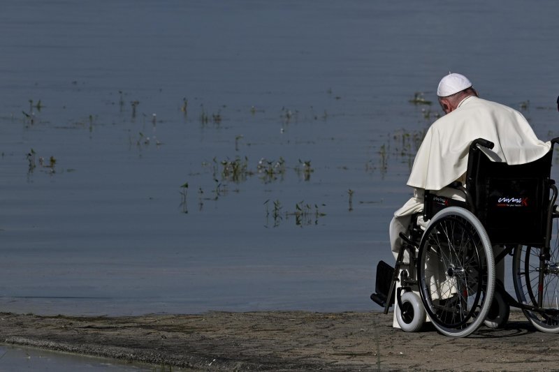 Papa Franjo - život u fotografijama