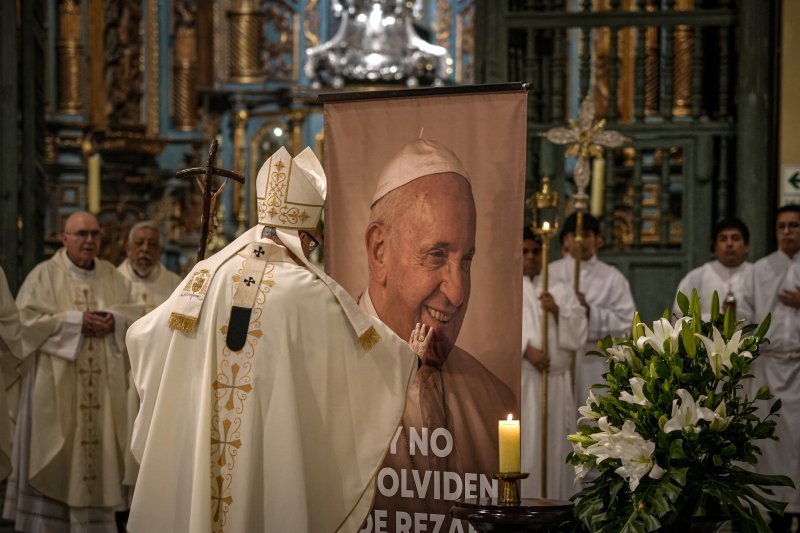 Vjernici diljem svijeta opraštaju se od Pape