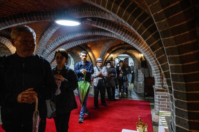 Vjernici diljem svijeta opraštaju se od Pape