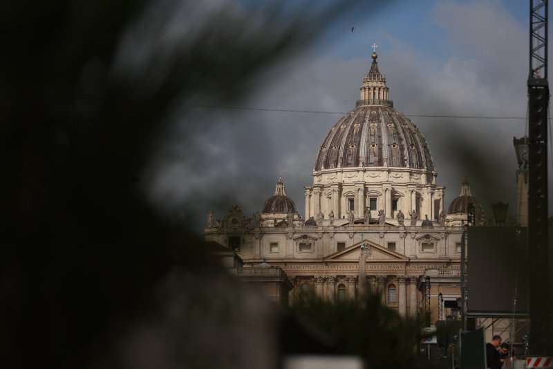 Trg sv. Petra pun vjernika koji čekaju u redu kako bi se poklonili papi Franji