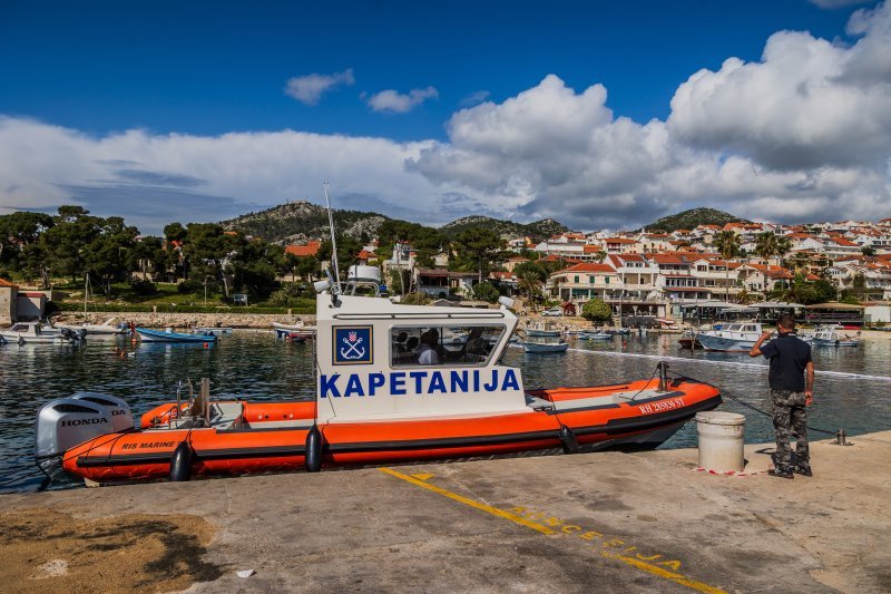 Onečišćenje mora na Hvaru