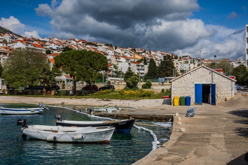 Onečišćenje mora na Hvaru