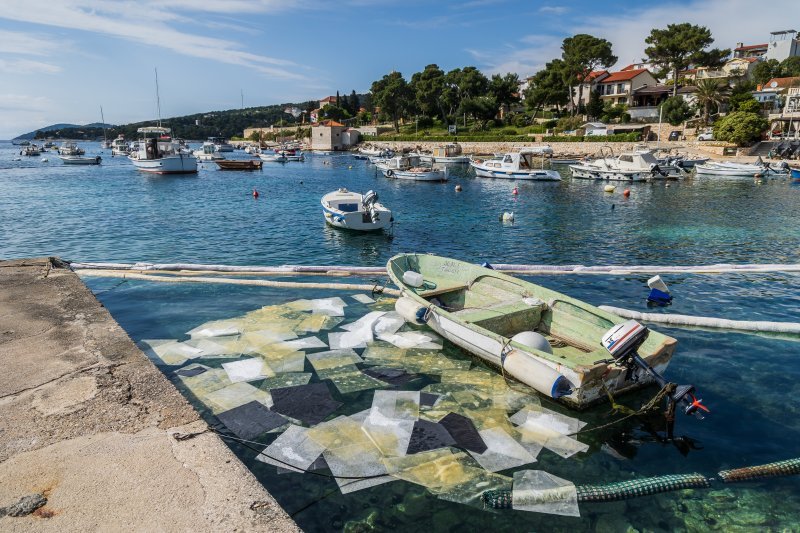 Onečišćenje mora na Hvaru