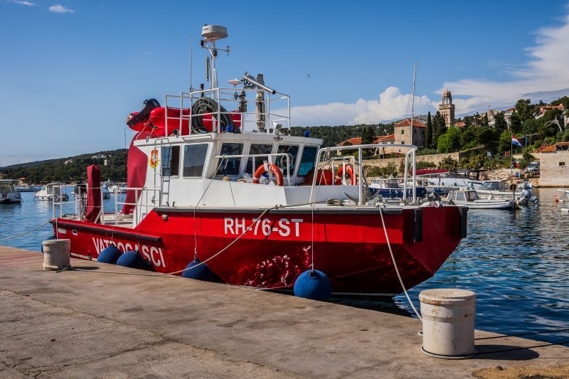 Onečišćenje mora na Hvaru