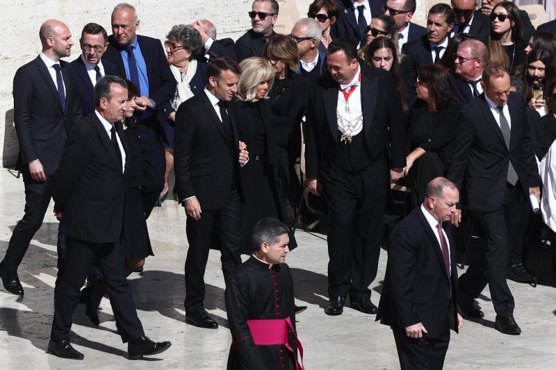 Emmanuel Macron, Brigitte Macron