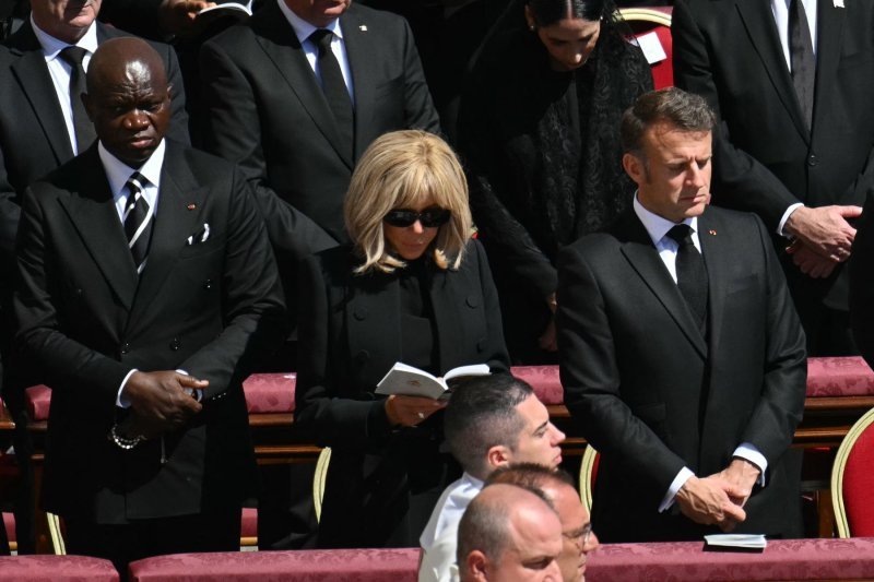 Emmanuel Macron, Brigitte Macron