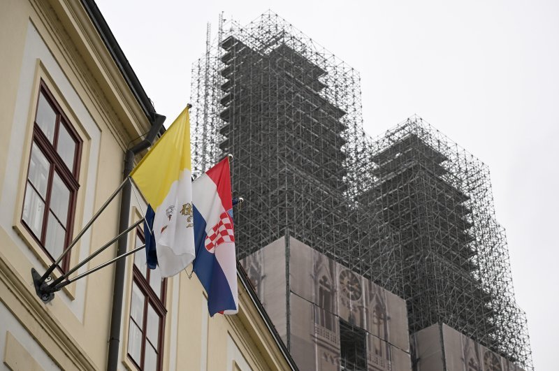 Zastave na pola koplja u Zagrebu