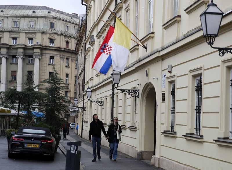 Zastave na pola koplja u Zagrebu