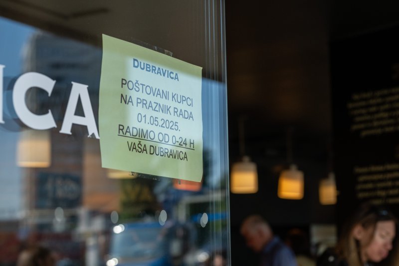 Gužva ispred pekarnice